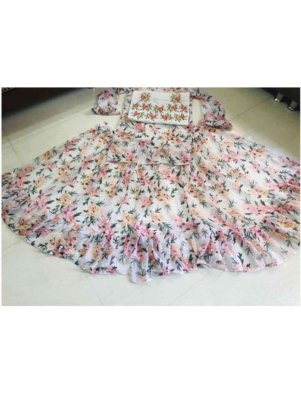7b7177fb-5f56-42bb-93ad-3d631c6b6da8.jpg