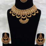 36D White Small Pearl Necklaces Set with Maang Tika